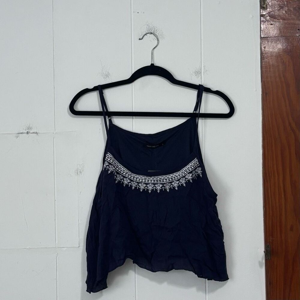 Coco Cabana Navy Embroidered Cropped‎ Tank NWT size large